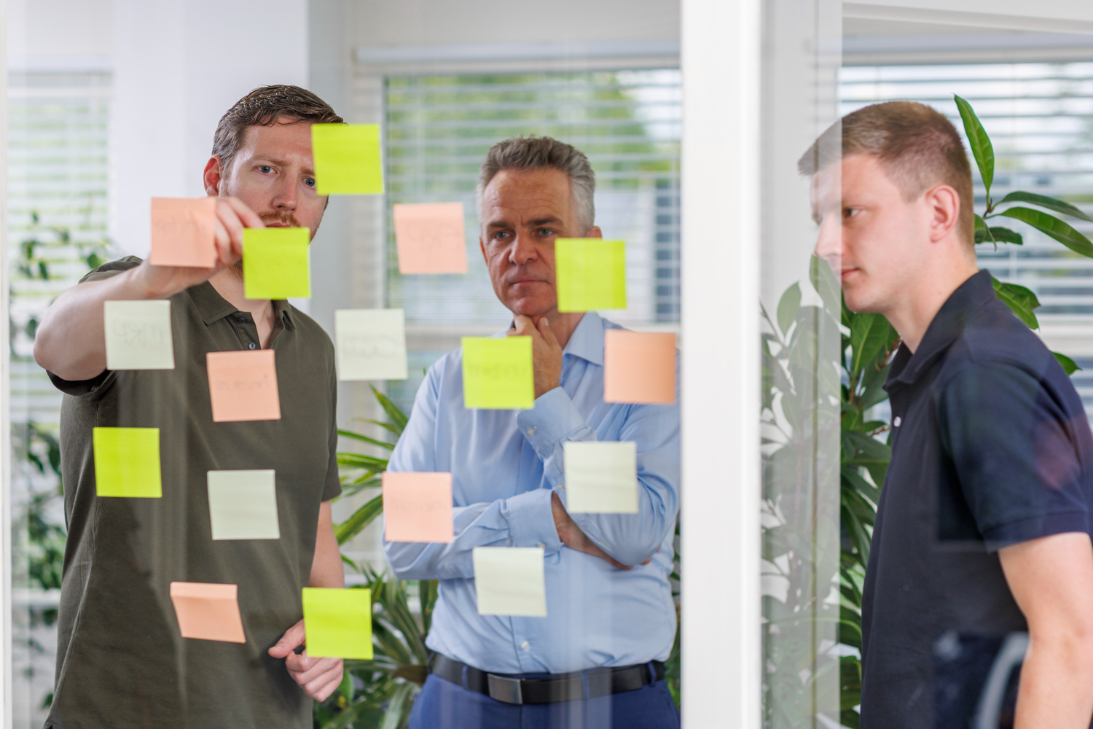 Voorraadmanagement 2 Overleg bij Agiliq met post notes over Power Platform